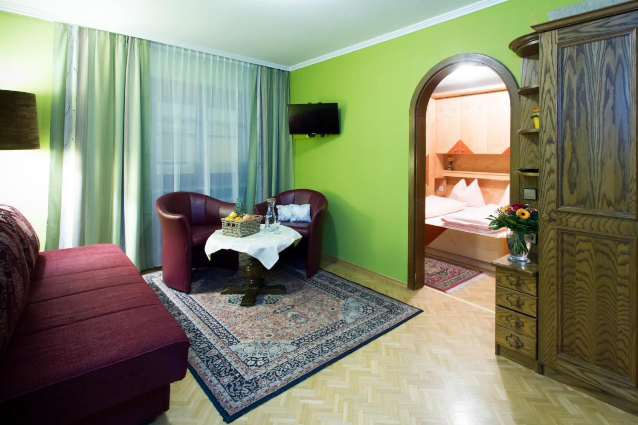 Hotel Gasthof Brueggler Radstadt Exterior photo